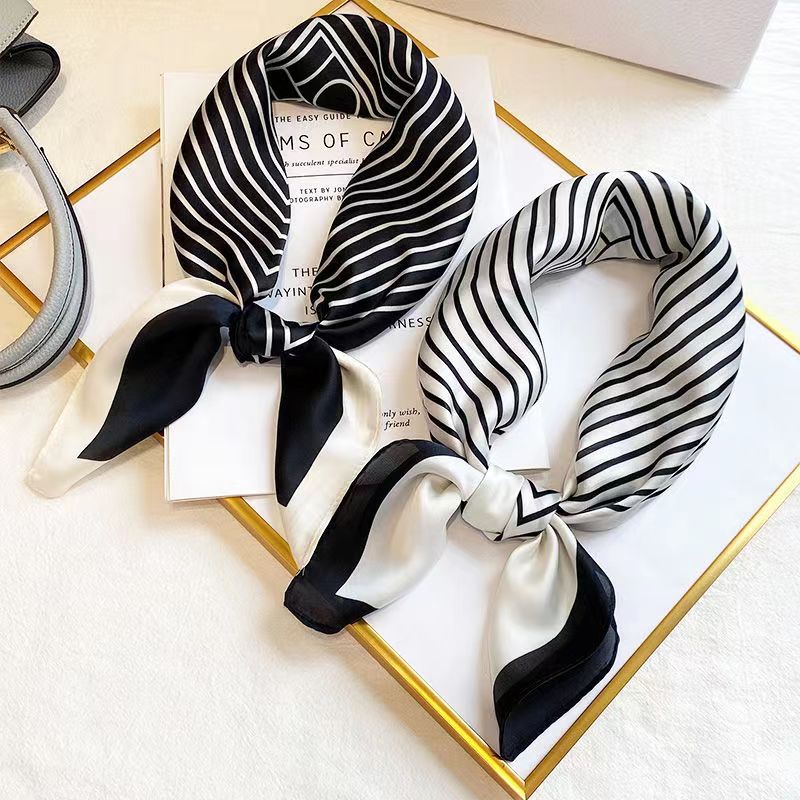 Moda Kare 70 cm Siyah ve Beyaz - Silk Tie Striped incelemesi ve fiyatı